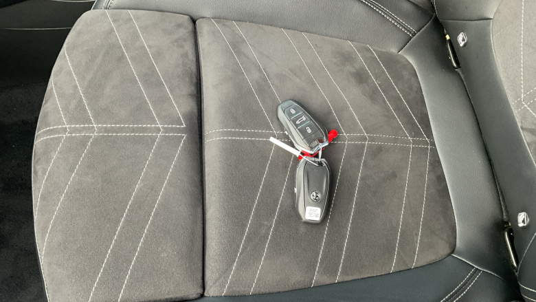 Vauxhall Grandland 1.5 Turbo D Ultimate 5dr Auto Diesel Hatchback